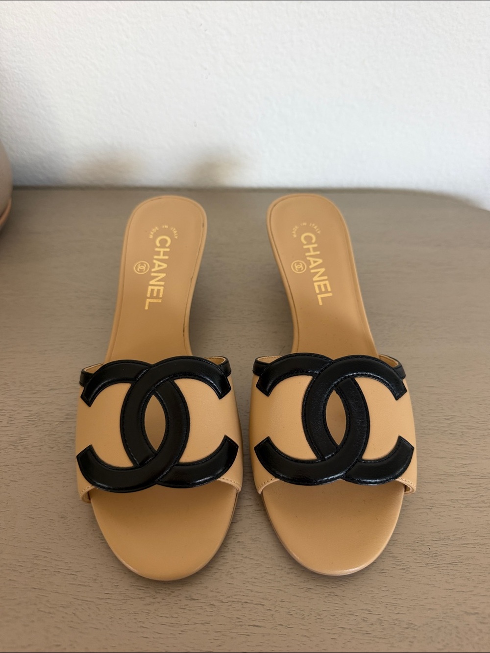 CHANEL Beige and Black CC Cutout Mule - Picture 3 of 10